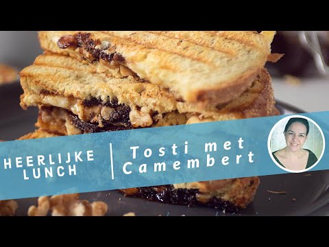 Tosti met camembert, appelstroop en walnoten