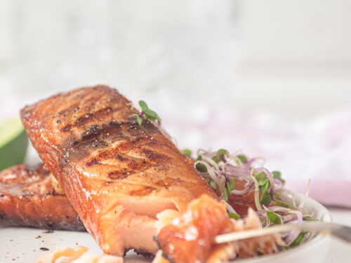 Gepekelde zalm van de BBQ