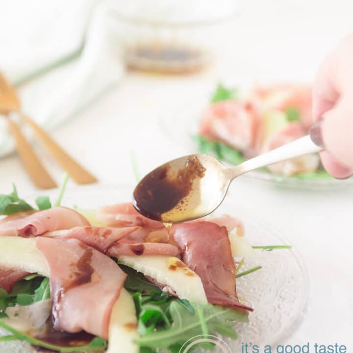 Italiaanse salade met meloen, pancetta en rucola