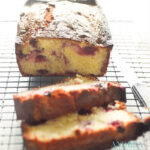 cranberry cake in plakjes