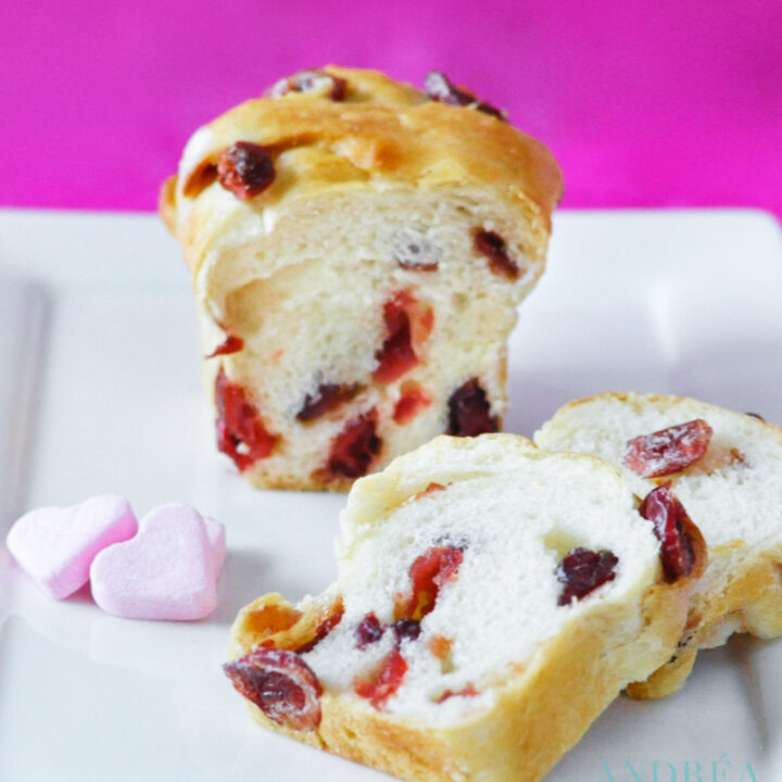 Cranberry broodjes met twee sneden