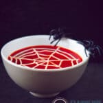 Romige tomatensoep met spinnenweb