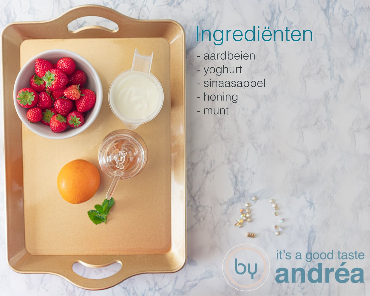 Ingredienten aardbeien sinaasappel smoothie