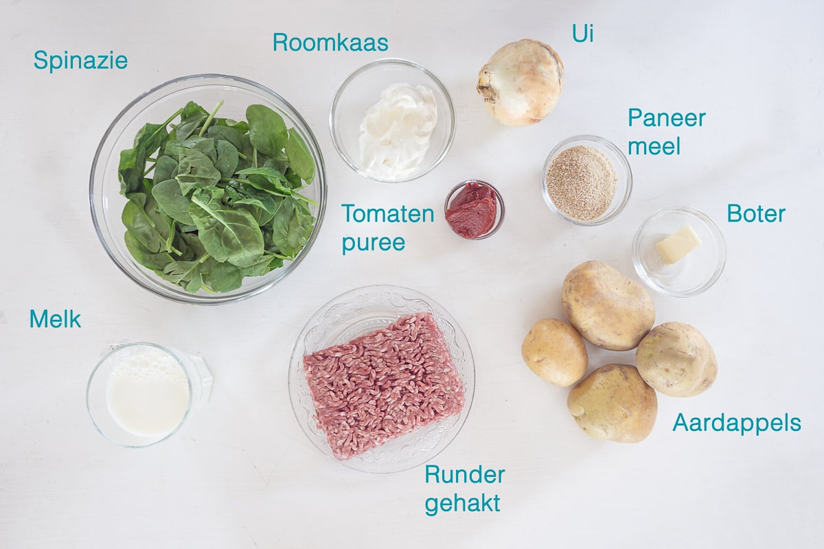 Ingrediënten Ovenschotel met Spinazie en Gehakt, individueel gelabeld met een witte ondergrond.