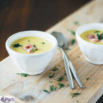 Koninginnensoep met gerookte zalm - creamy chicken soup with smoked salmon and dill