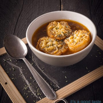 Uiensoep met maar 6 ingrediënten