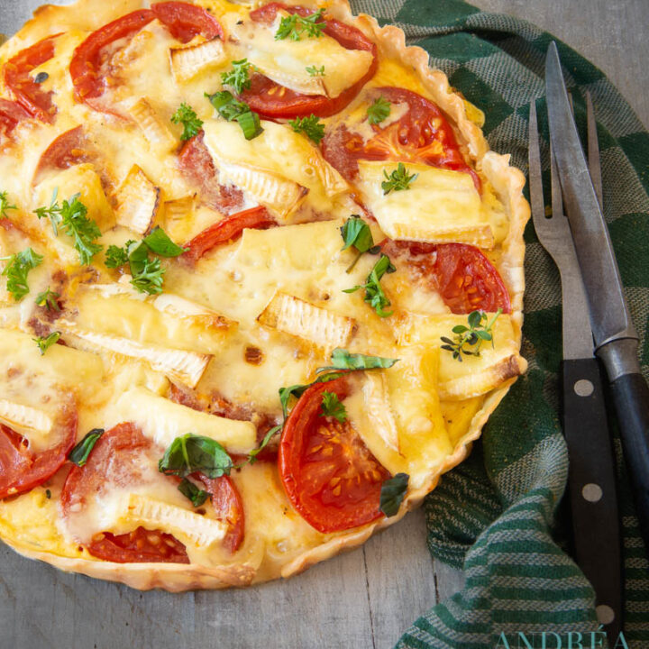 quiche met tomaat mosterd en brie