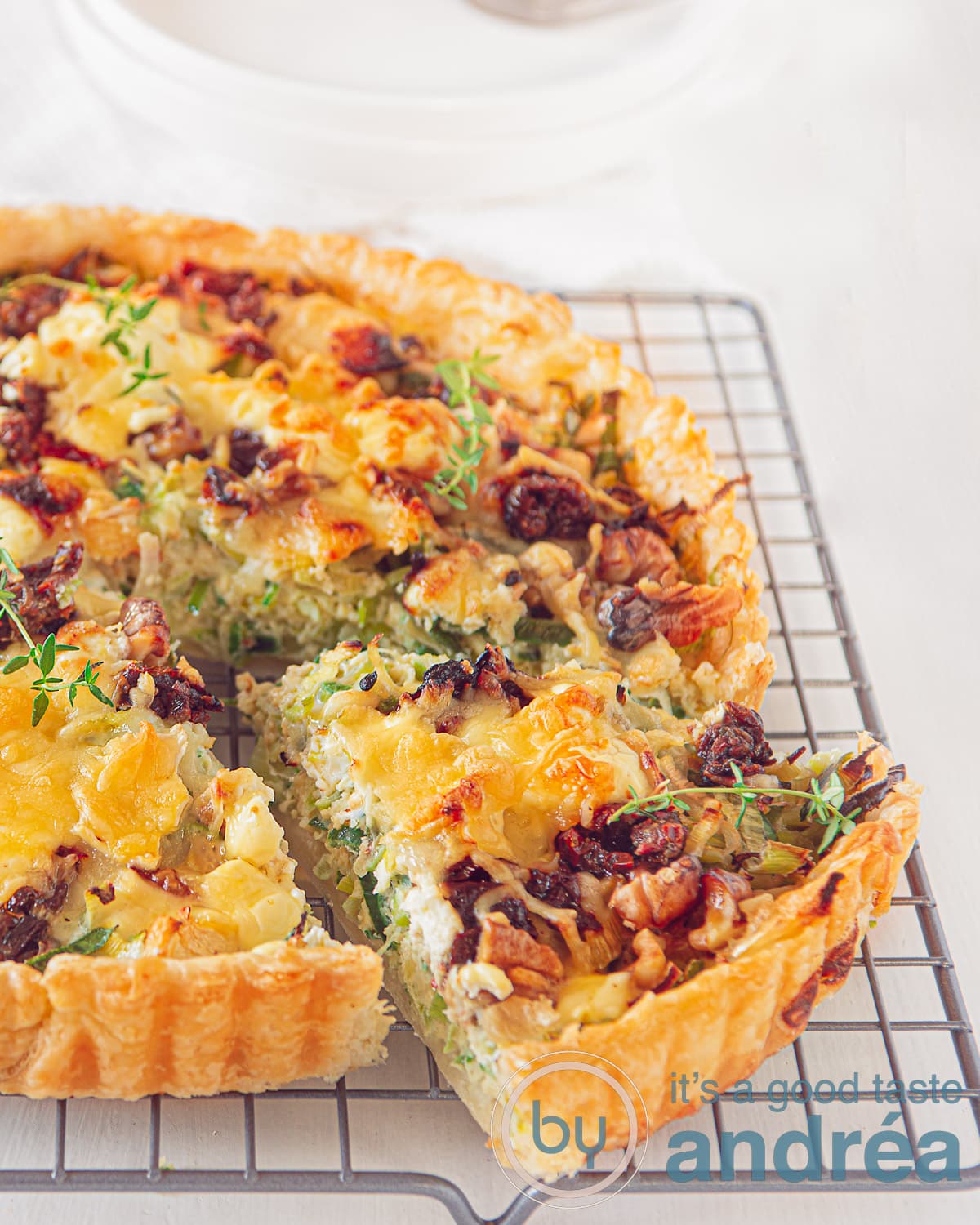 Prei quiche met geitenkaas, honing en walnoot