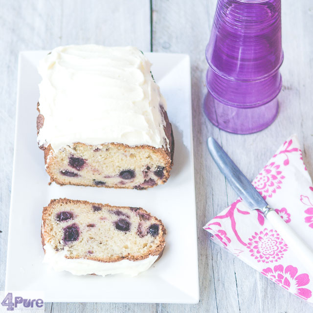 Blauwe bessen cake met frosting - blueberry cake with frosting