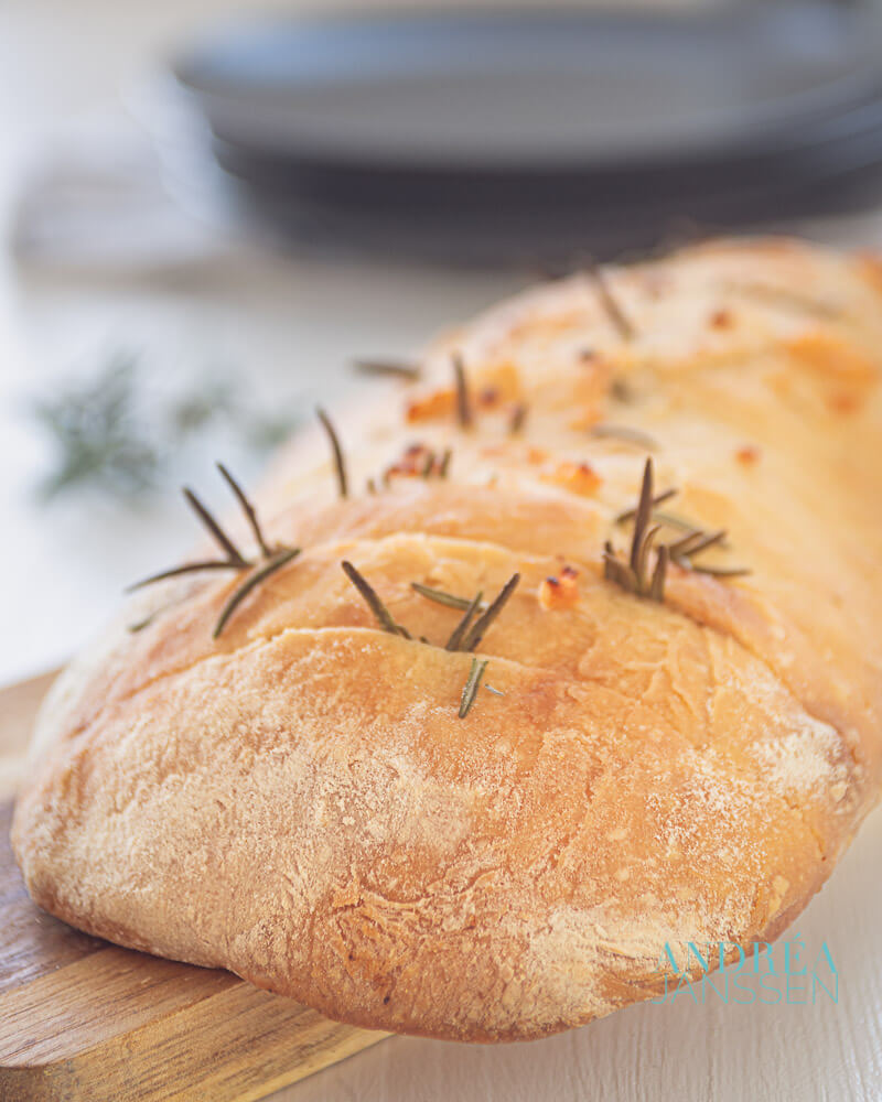 Ciabatta met rozemarijn en knoflook-8