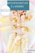 Een bord met daarop witlofschuitjes 3 x anders. Met garnaal, eimousse en surimi krab. Een tekstoverlay: makkelijk recept, witlofschuitjes 3 x anders