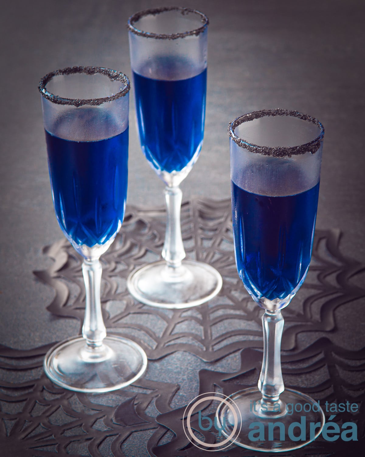 Halloween blues cocktail