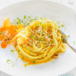 Spaghetti met wortel hazelnoot pesto