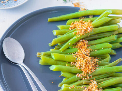 SPERZIEBONEN MET KRUIDEN PANEER