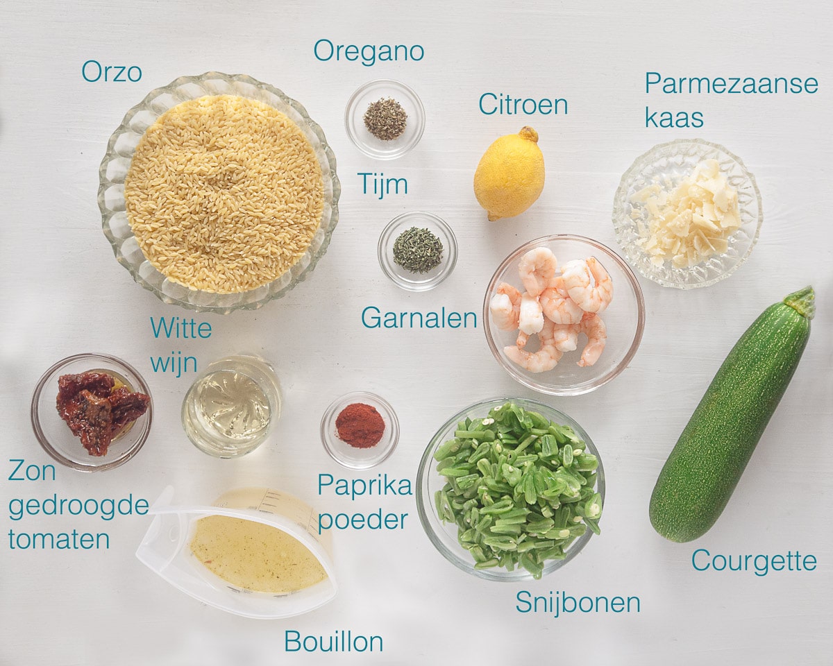 Ingrediënten Orzo met garnalen, courgette, tomaat en pesto