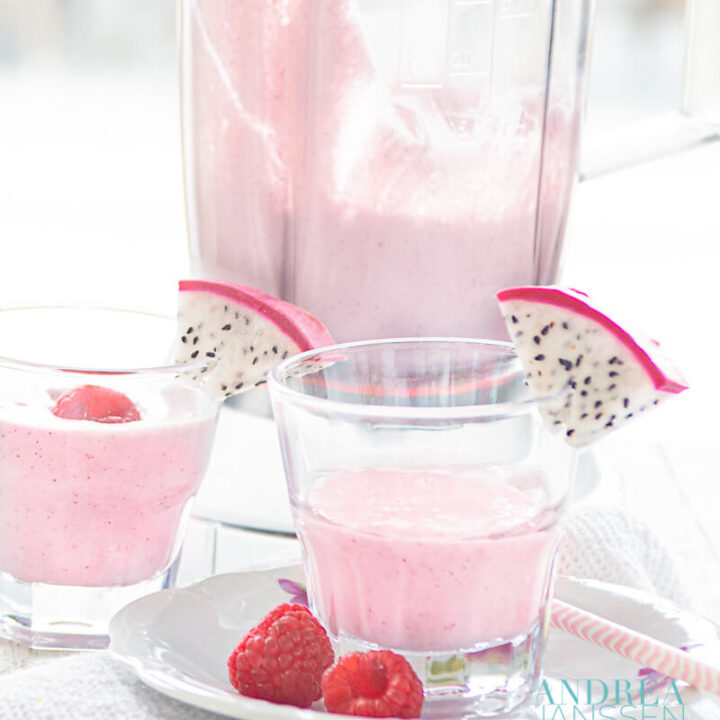 drakenfruit smoothie - dragonfruit smoothie