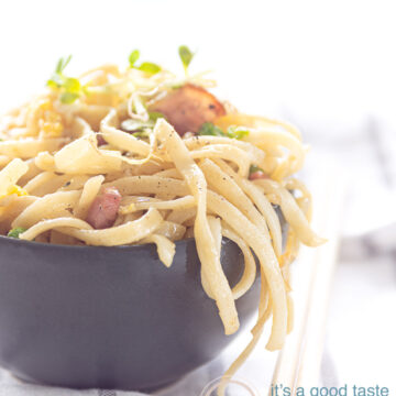 bami goreng met ei en ham