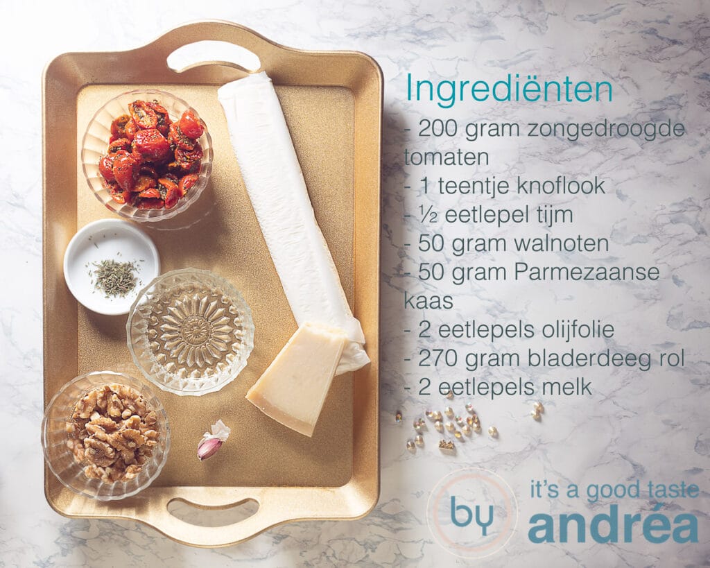 Ingrediënten voor bladerdeeg kerstboom hapjes met rode pesto