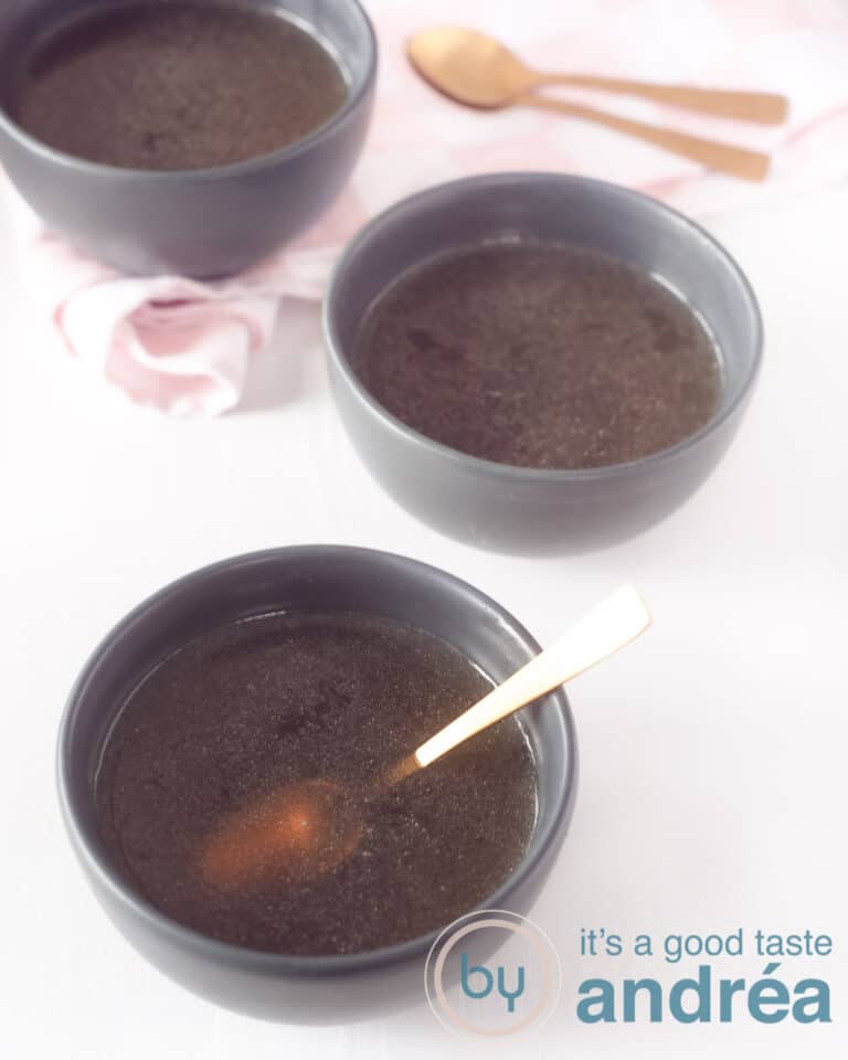 Kippenbouillon uit de Slowcooker By Andrea Janssen