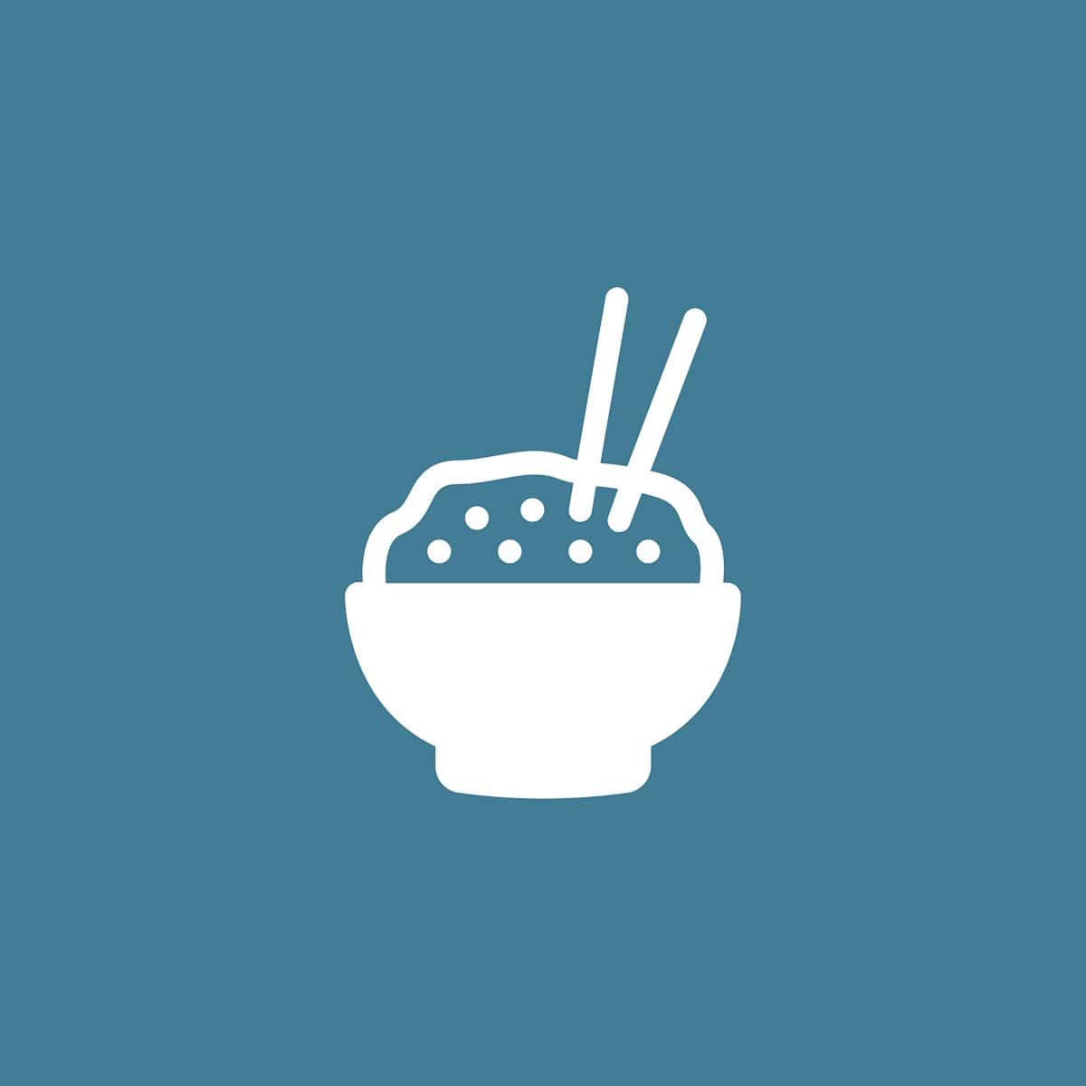 Een tekening van een kom met eten met twee chopsticks op een blauwe ondergrond