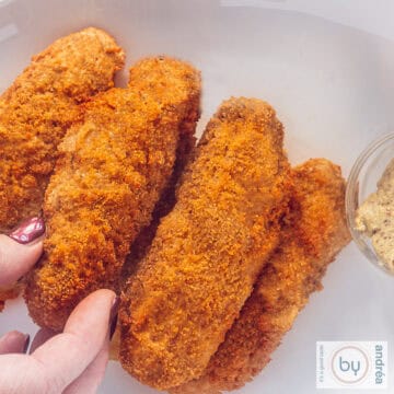 Een vierkante foto met kroketten van bovenaf