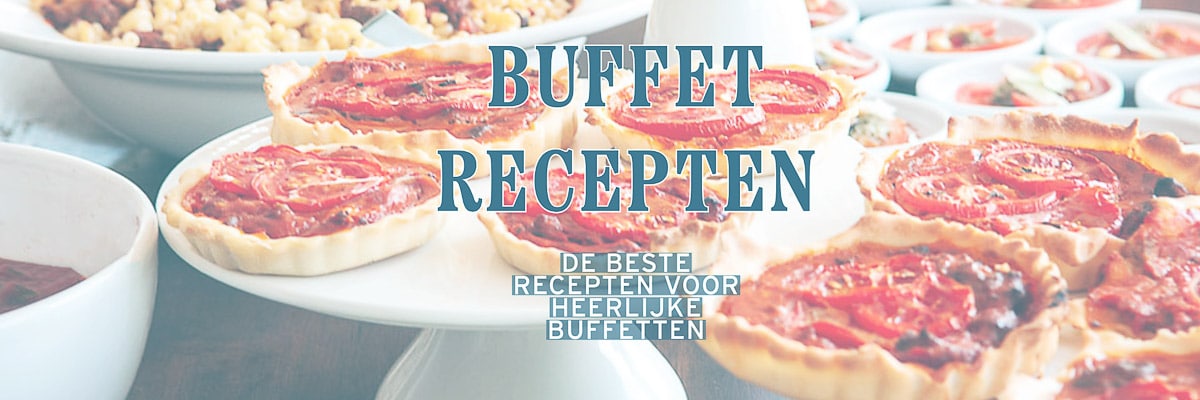 Een deel van een Italiaans buffet met beschrijving van de pagina