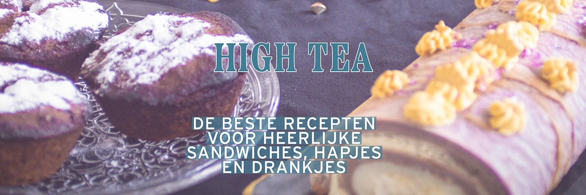 Een deel van een tafel gedekt met een high tea met een banner met tekstbeschrijvijng van de inhoud van de pagina