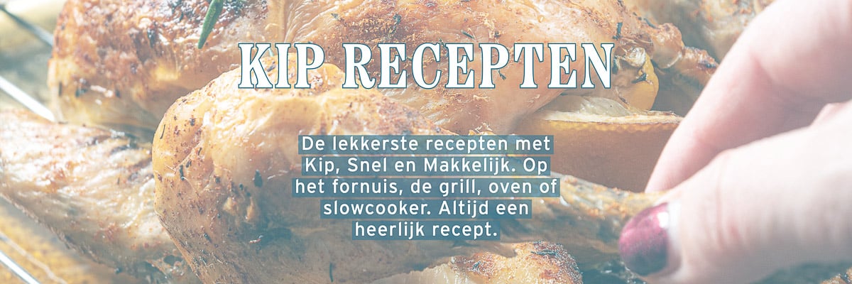 Een hand die een kippenpoot vastpakt. Een tekstoverlay beschrijft: de lekkerste recepten met kip, snel en makkelijk. Op het fornuis, de grill, oven of slowcooker. Altijd een heerlijk recept.