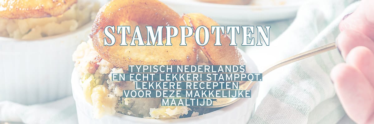 Een stamppot met gebakken appel op de achtergrond. Een text overlay: stamppot typisch nederlands en echt lekker! Stamppot. Lekkere recepten voor deze makkelijke maaltdij