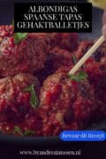 Spaanse Albondigas in tomatensaus Een tekst: Albondigas Spaanse tapas gehaktballetjes
