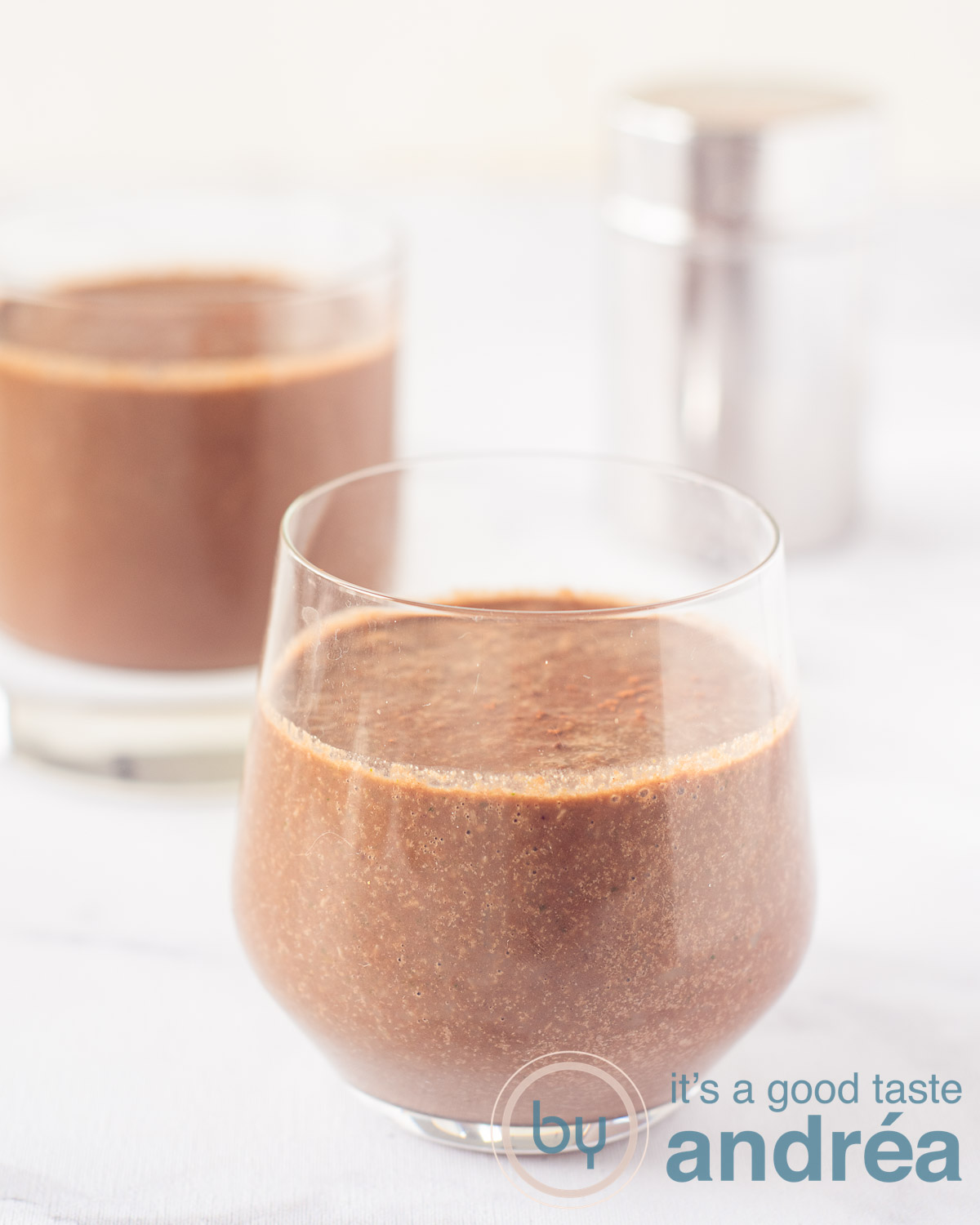 Kokoswater smoothie met chocola - coconut water smoothie with chocolate