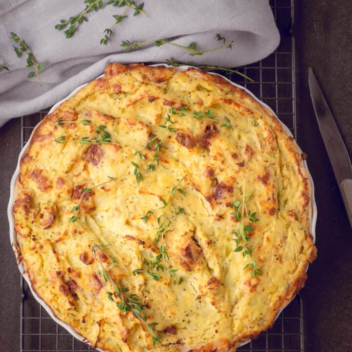 Quiche met bloemkool, broccoli en cervelaat