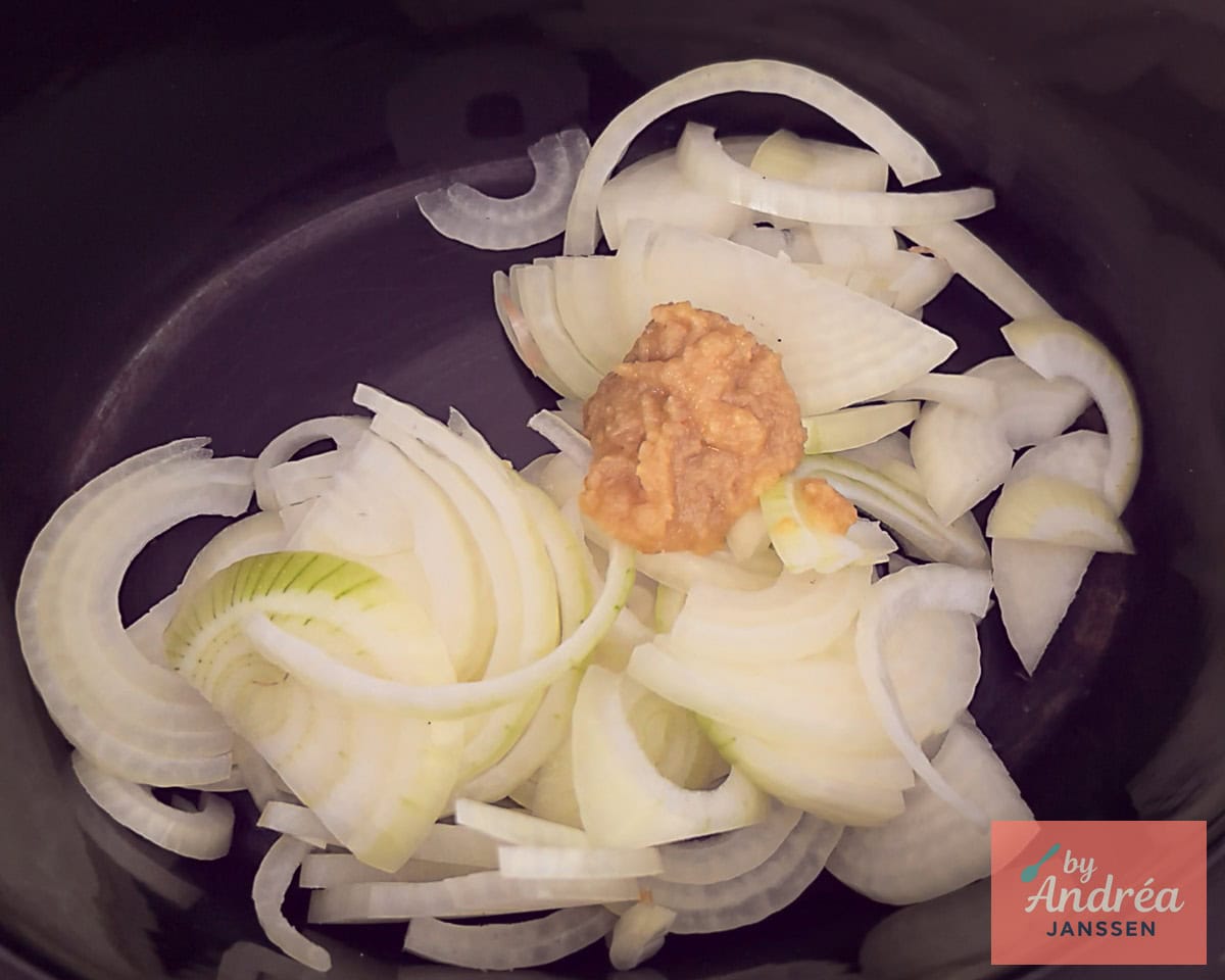 Uien en knoflook in de slowcooker