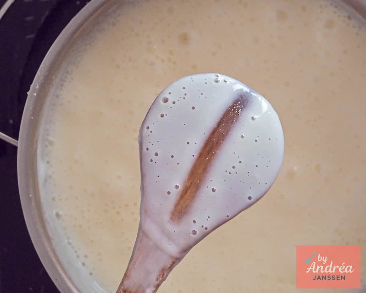 Custard wordt gemaakt.