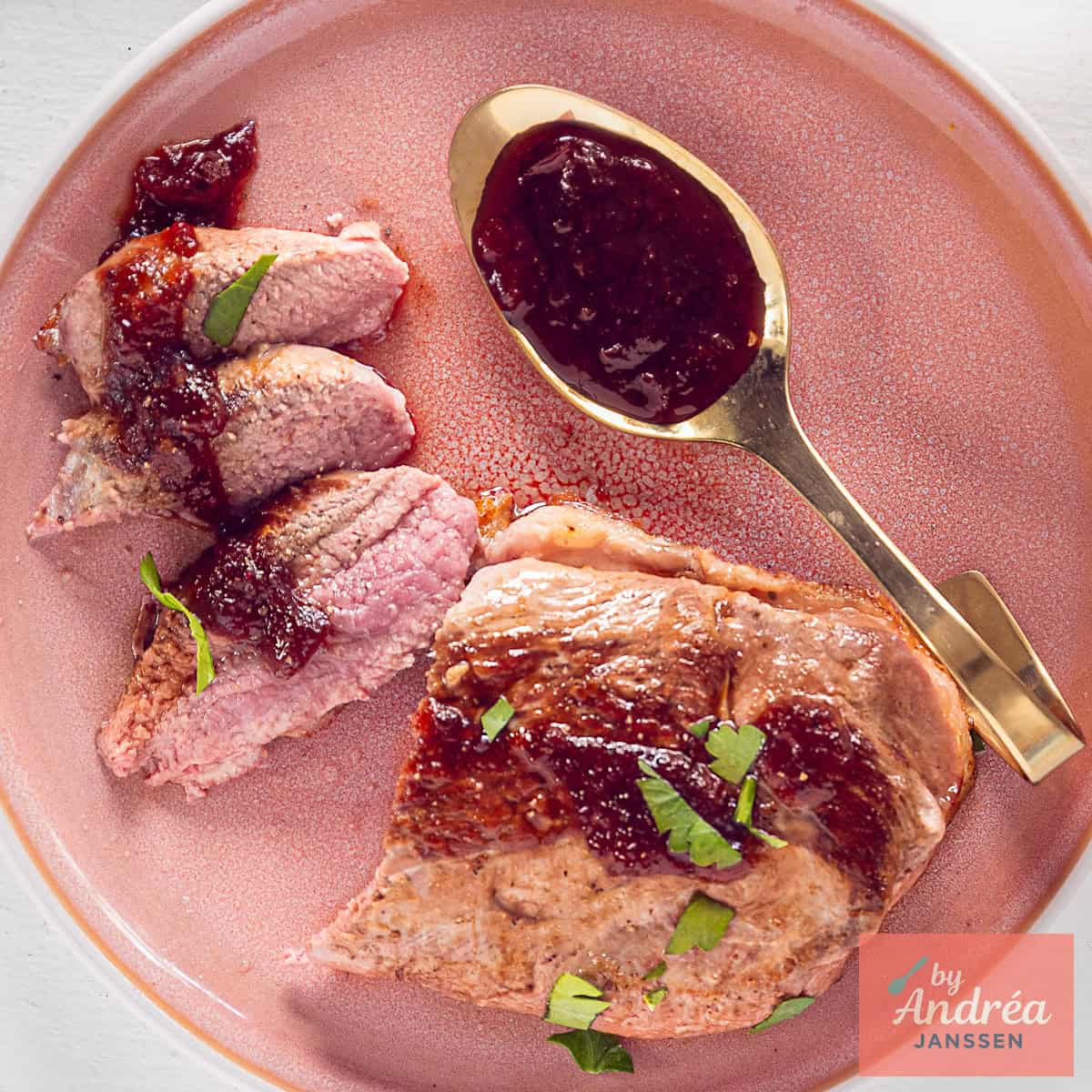 Hertenbiefstuk In Portsaus Met Tijm